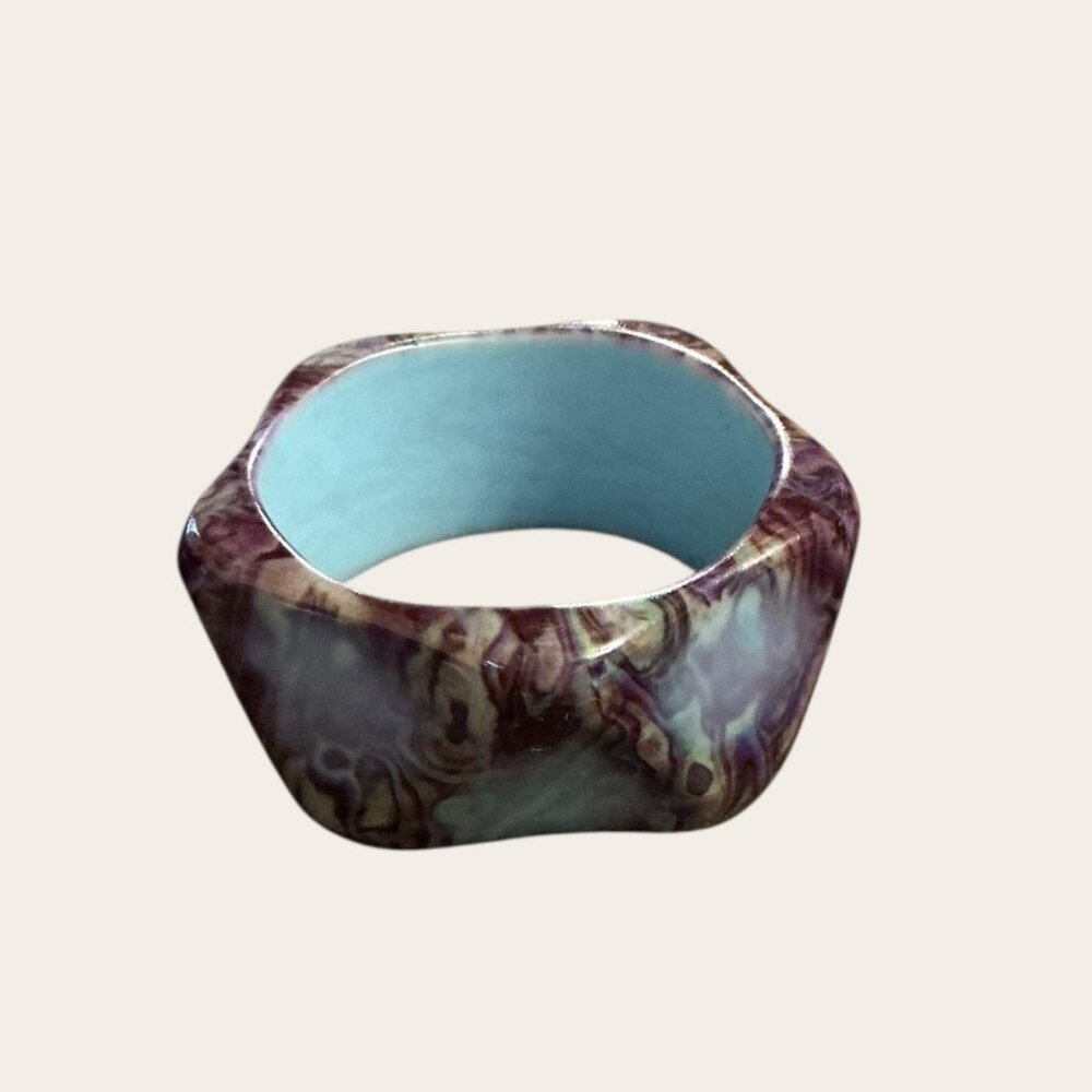 Marbled Diamond-Faceted Vintage Bangle Bracelet Purple/White Resin 2.25" Inside